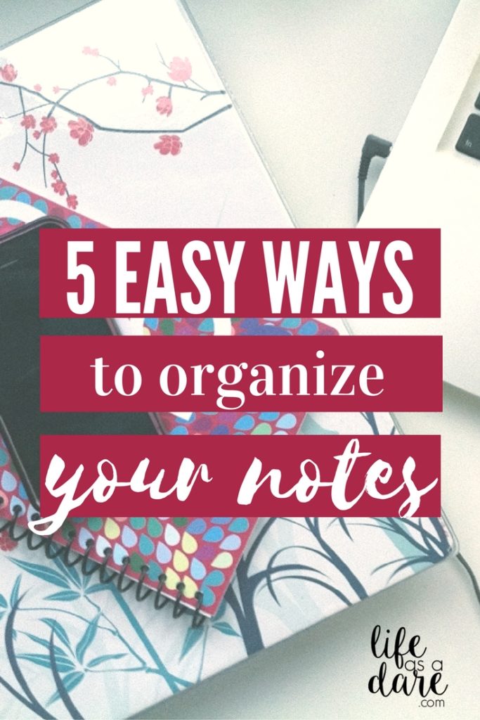 Wondering how to organize your notes in college? Check out these great tips for organizing your notes to get better grades in college and be more productive in your daily study routine! | college tips; college; taking notes; note-taking tips